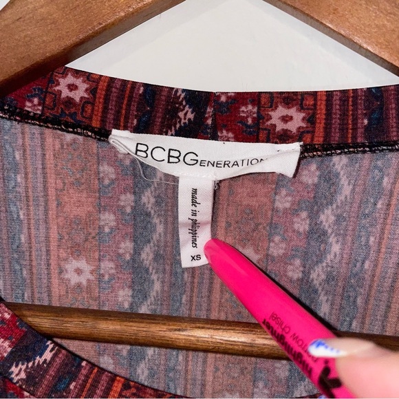 BCBGeneration Women A-Line Long Sleeve Boho Tribal Print Swing Dress XS EUC - Picture 5 of 16